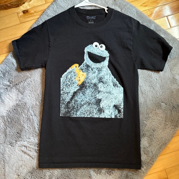 Champion Tops - EEUC CHAMPION Cookie Monster black t-shirt